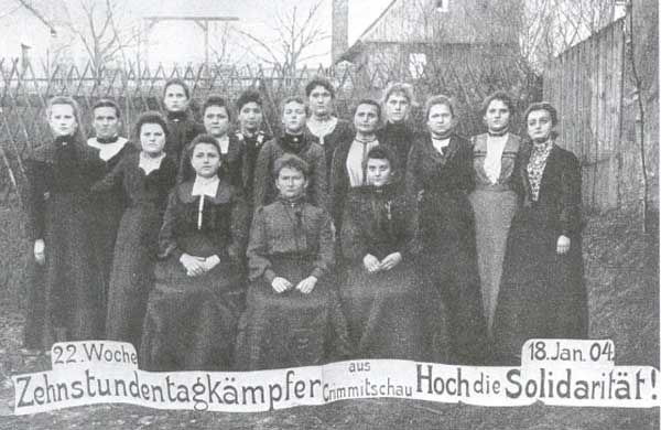 Solidaritätspostkarte zum Streik in Crimmitschau (1903/04), Zehnstundentagkämpferinnen in Crimmitschau, 1904; Quelle: Heimatmuseum Crimmitschau