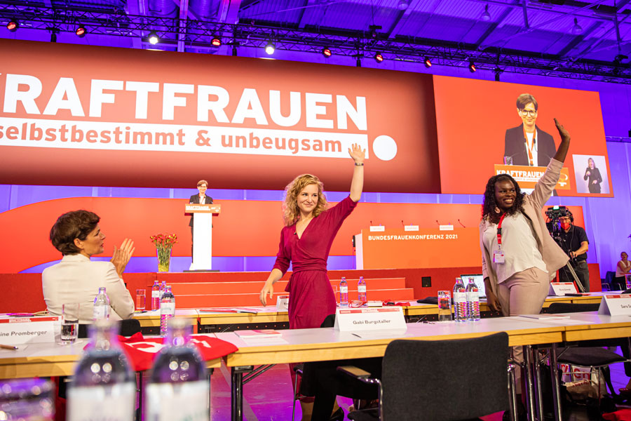 SPÖ-Bundesfrauenkonferenz am 25. Juni 2021: Eva-Maria Holzleitner und Mireille Ngosso. Foto: Astrid Knie